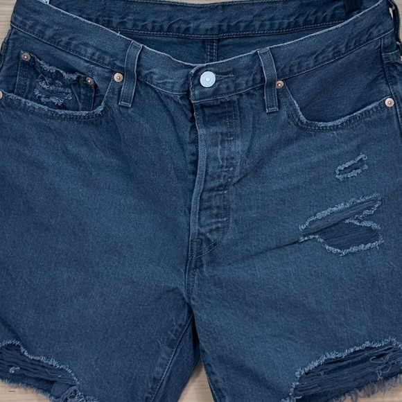 Levi's 501 Women's Shorts Denim Distressed Black Wash Cut Off Size W32 - Picture 8 of 8